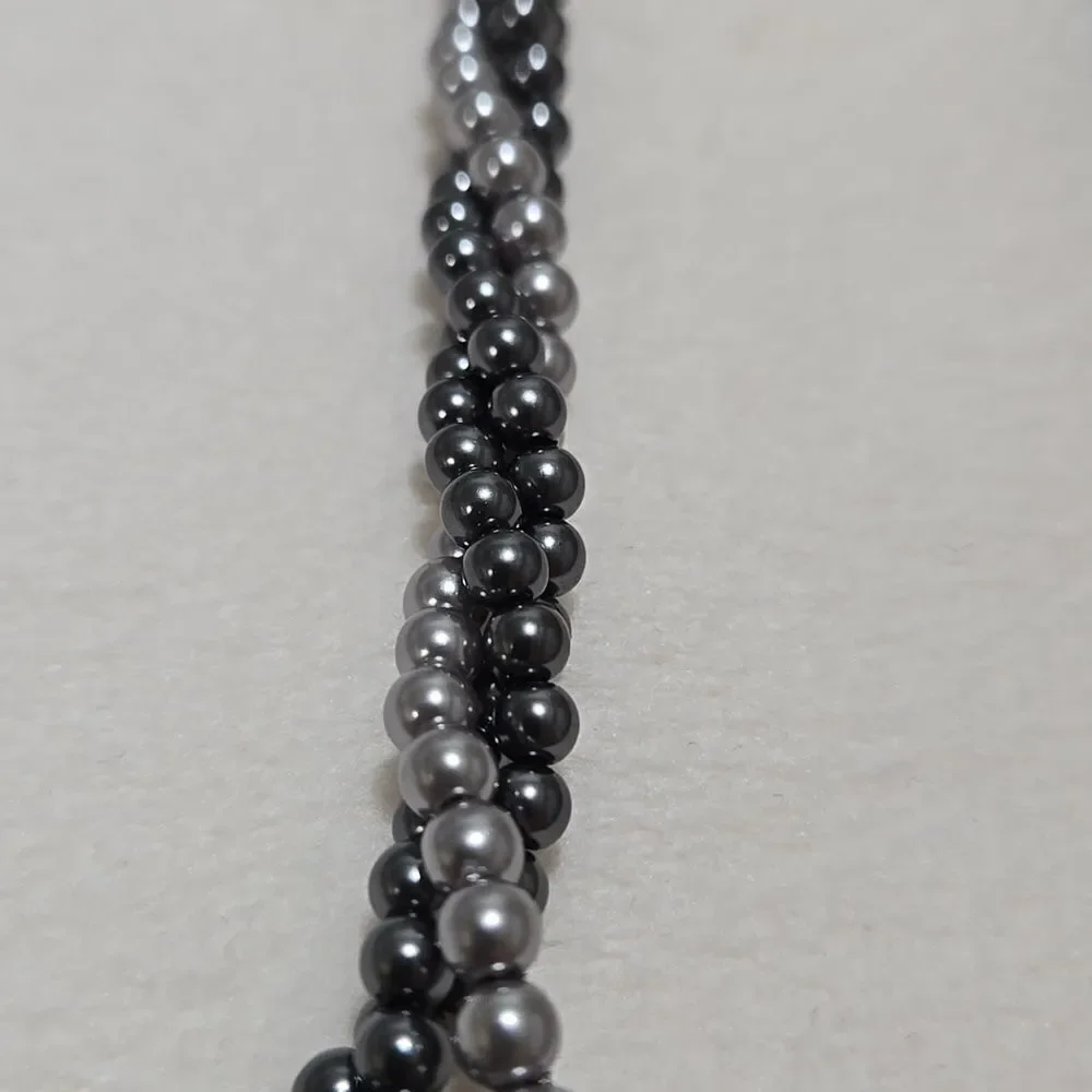 Two Toned Pearl Bead Necklace
